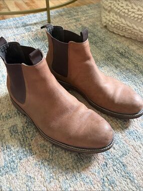 Men's Tan Leather Chukka Boots with Elastic Side Panels